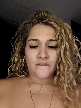 Sara_smiiith211's cam snapshot