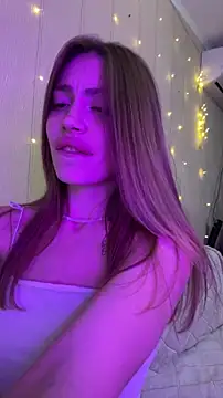 Elizabeth_Tay's cam snapshot