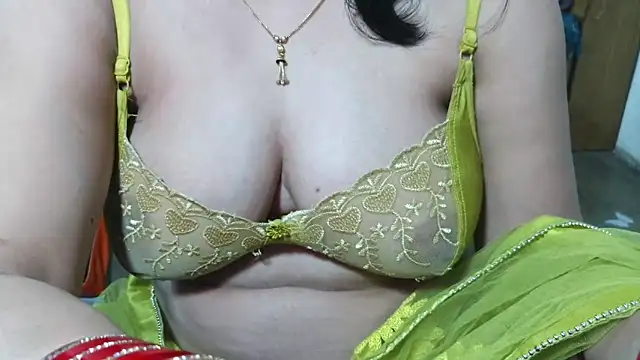 Cute_Mahi22 live sex cam