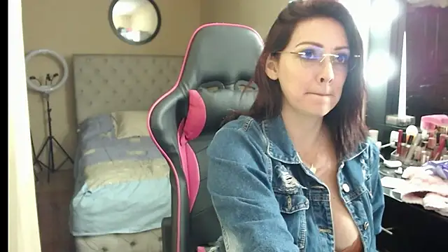 Carol_Scottt's cam snapshot