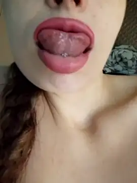 Love_you_dearr's cam snapshot