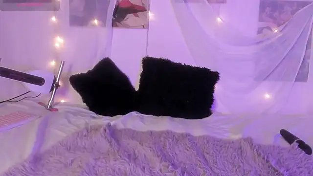 Luna-Chann's cam snapshot