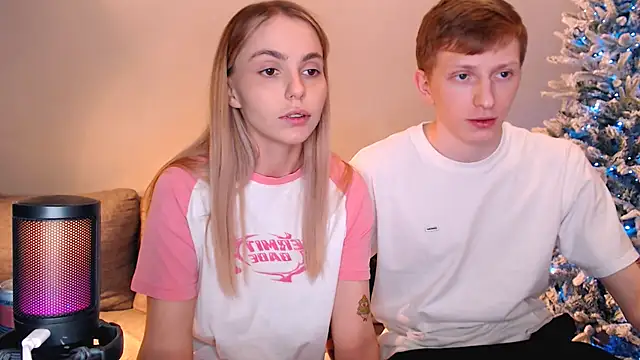 juliaanddima's cam snapshot