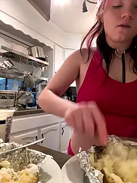 Cutiepiespanks's cam snapshot