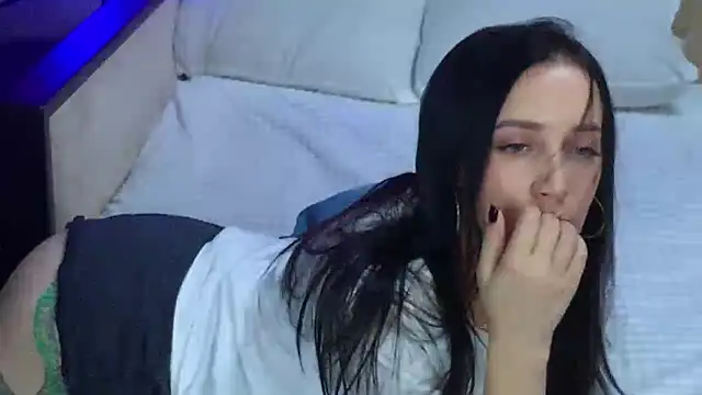 MonicaSweetx's cam snapshot