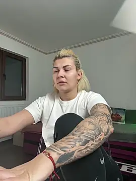 MiaKiittyy's cam snapshot