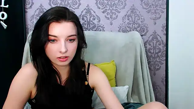 DominantLuna's cam snapshot