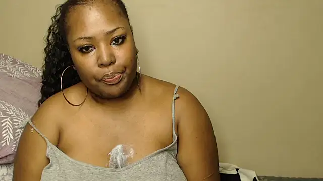 SexyEbonyy_'s cam snapshot