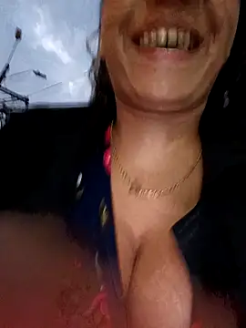 cindy_damm's cam snapshot