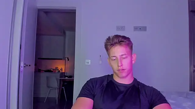 find0m_master's cam snapshot