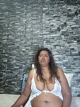 Mammabear_4u's cam snapshot