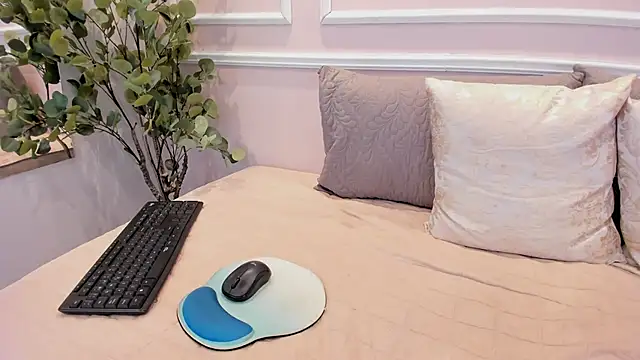 Lucy_Canel's cam snapshot