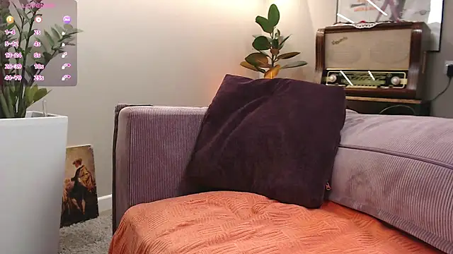 Kira_Reign's cam snapshot