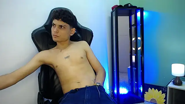 dilan_hott_'s cam snapshot