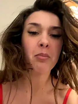 MayaVonDe live sex cam