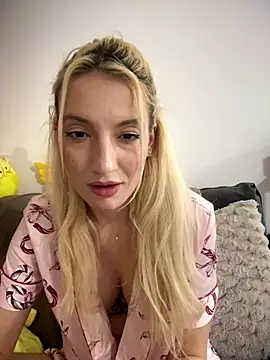 Ella_Charm's cam snapshot