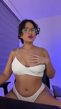 cinnamon_rosa's cam snapshot