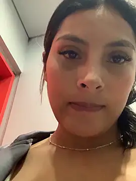 Cami_Leon2's cam snapshot