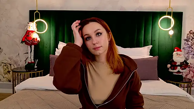 ClaireMathis's cam snapshot