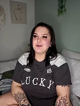 Saucy-Serenity's cam snapshot