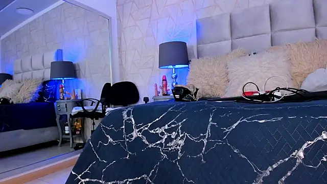 Yara_Bliss_'s cam snapshot