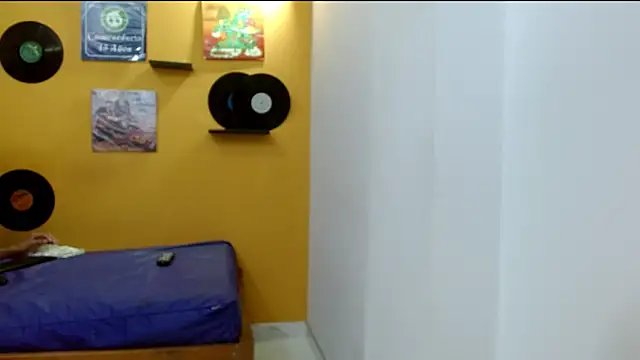 skinnyverus18's cam snapshot