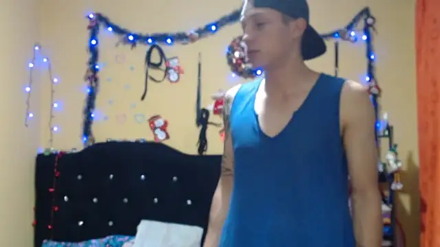 Violet_And_Smith's cam snapshot