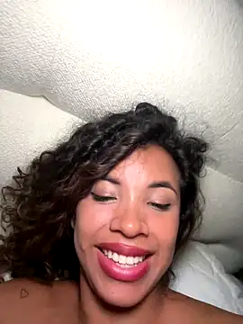 Brunettexio's cam snapshot