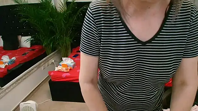 Lilly_hott's cam snapshot