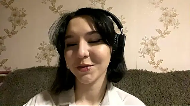 EmilyVeiro live sex cam