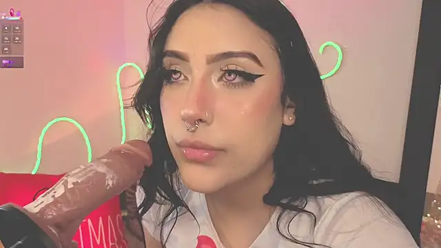 ashlynnlowe_'s cam snapshot