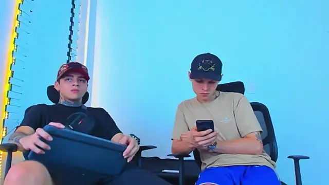 HOT_boy2025's cam snapshot