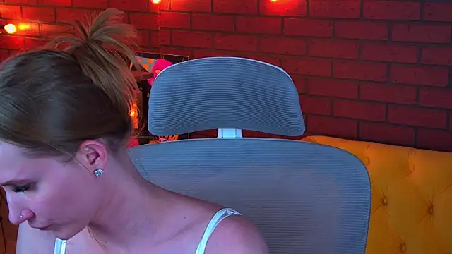 Megan_Rodgers's cam snapshot