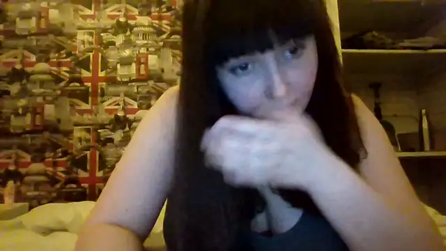 Lynylou's cam snapshot