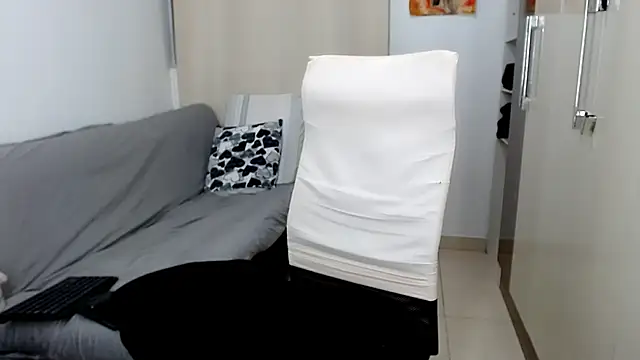 Laura-pervert live sex cam