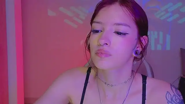 Moonlightt_21's cam snapshot