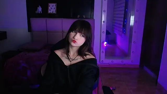 _Charlotte_Collins_'s cam snapshot