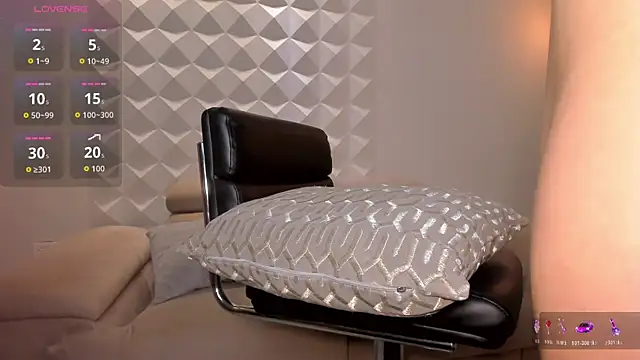 MeganCross1's cam snapshot