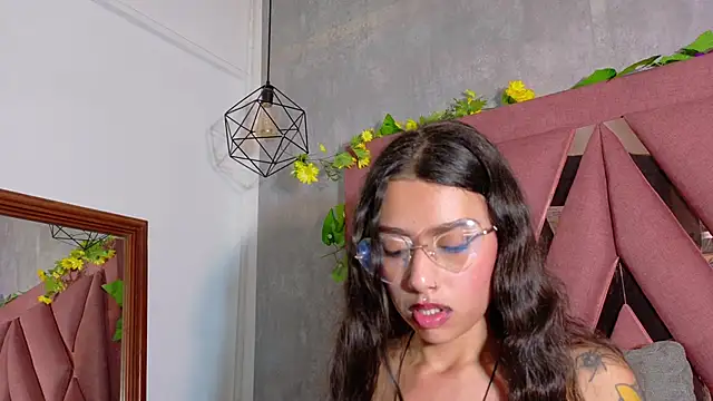 viollettaa_'s cam snapshot