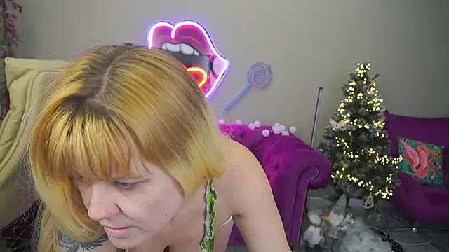 BellaLaPetit's cam snapshot