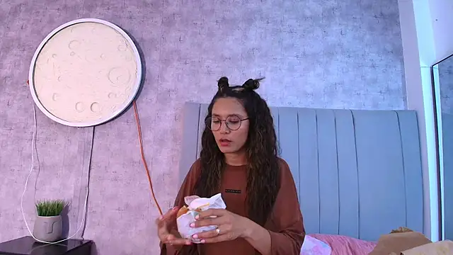 karla-ruiz's cam snapshot