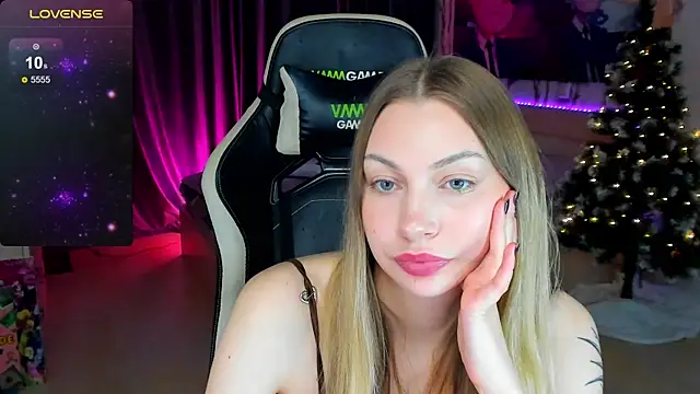 BiMolly's cam snapshot