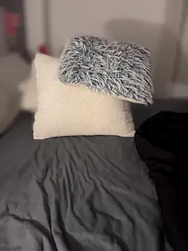 Doulyyys_Secret01's cam snapshot