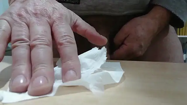 pakomen_44's cam snapshot