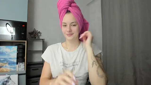 why_again_me's cam snapshot