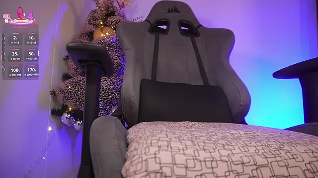 little-eli's cam snapshot