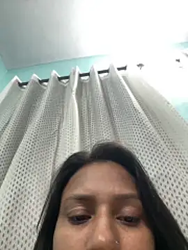 heenashai's cam snapshot