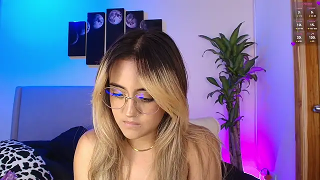 MaryMoon_'s cam snapshot