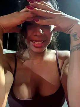 Brunettexio's cam snapshot