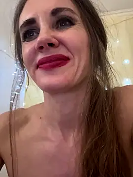 LucieMack's cam snapshot